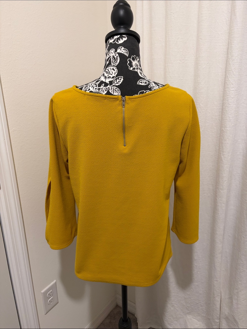 Green Envelope Mustard Textured Boatneck Long Sleeve Top - Picture 4 of 13
